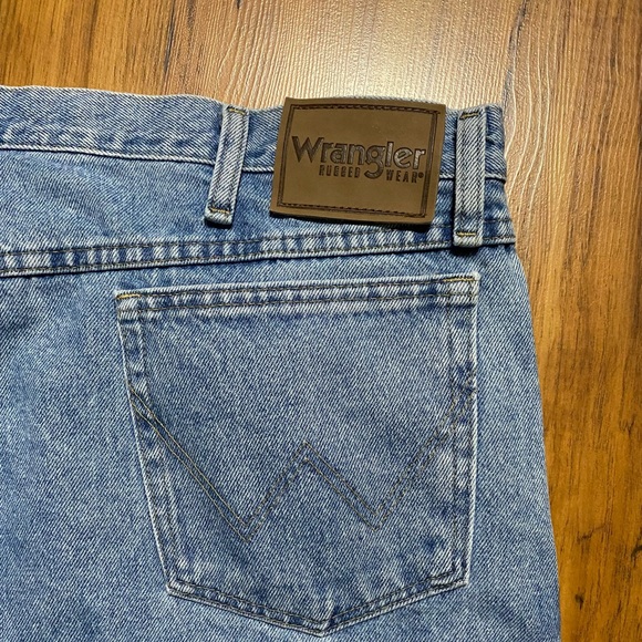 Wrangler Men’s Rugged Wear 5 Pocket Cotton Straight Leg Jeans Size 44 X 30 - Picture 14 of 15